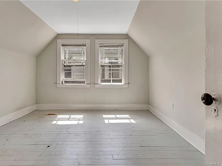 28 Edwards St #2 — Photo 24