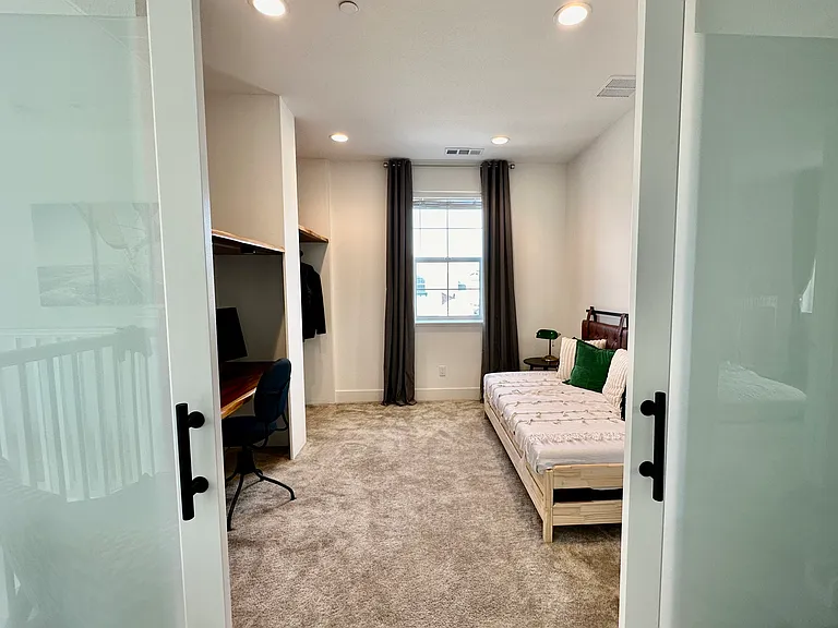 Office/Bedroom 4