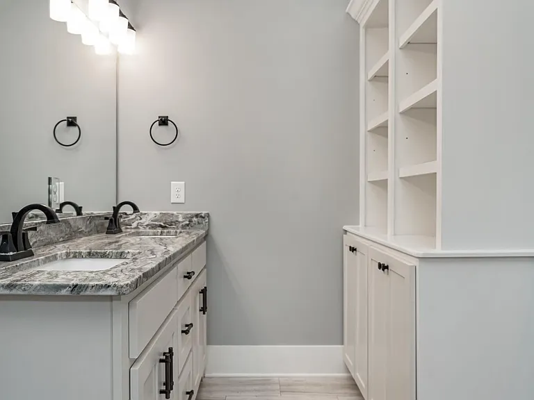 1405 Dallas Ave — Photo 12