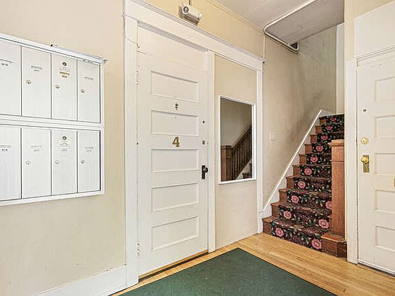 4th image of 1641 N Vine St APT 3