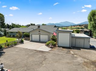 4810 Fern Valley Rd, Medford, OR 97504