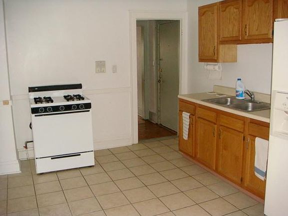 Kitchen(pictures do not do it justice)
