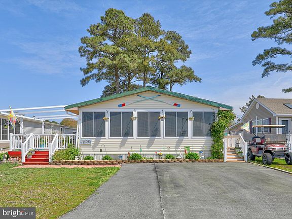 3rd image of 26815 Blue Heron Way