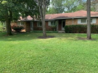 240 Henneberry Ln, Glenview, IL 60025