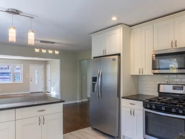 425 Dermody St #6C, Roselle, NJ 07203