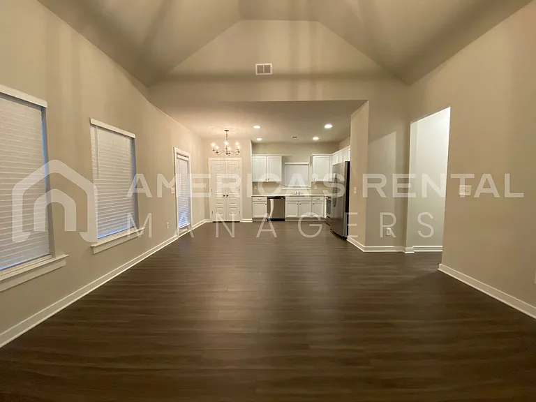 240 Avalon Way — Photo 6