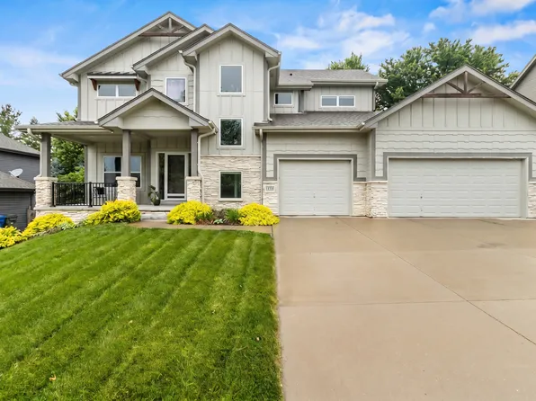 19506 Shadow Ridge Dr, Omaha, NE 68130