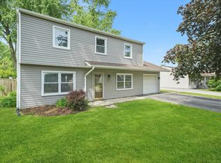 163 Queenswood Rd, Bolingbrook, IL 60440