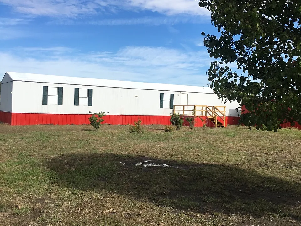 2817 N FM 157