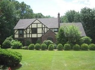 99 Bear Hill Rd, North Andover, MA 01845