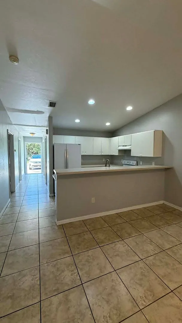 2 Bedroom + Den in Lehigh Acres — Photo 4