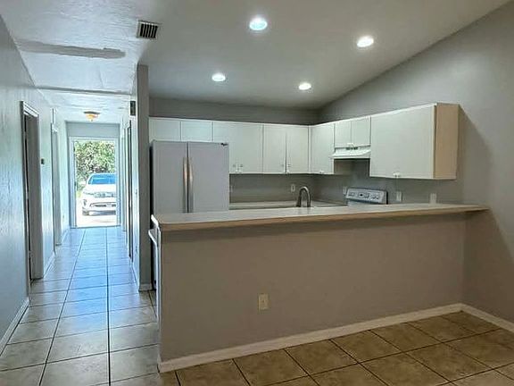 4th image of 4442 29th St