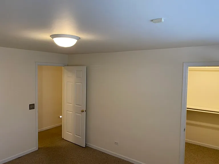 1221 W Nelson St #1F — Photo 10