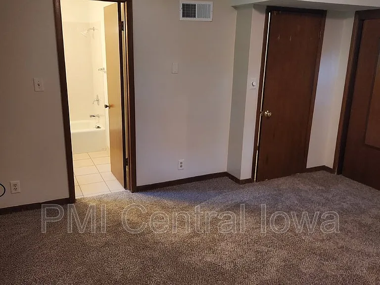 6615 Washington Ave — Photo 23