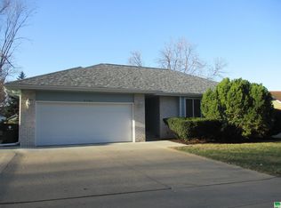 2006 Greenbrier Ct, Sioux City, IA 51104