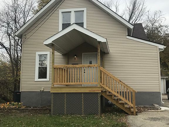 2nd image of 1021 E Benton St