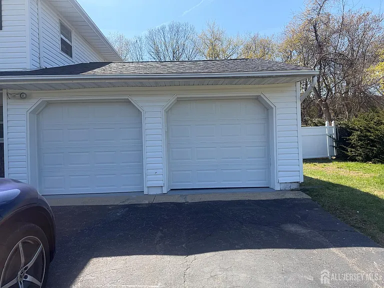 13 Oakwood Dr — Photo 3