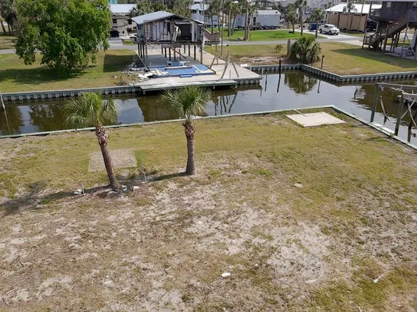 151 8th Ave W, Horseshoe Beach, FL 32648