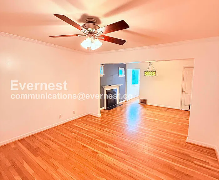 1557 Leroy St — Photo 12
