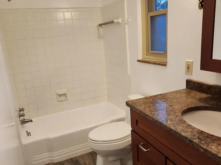 rear bath room