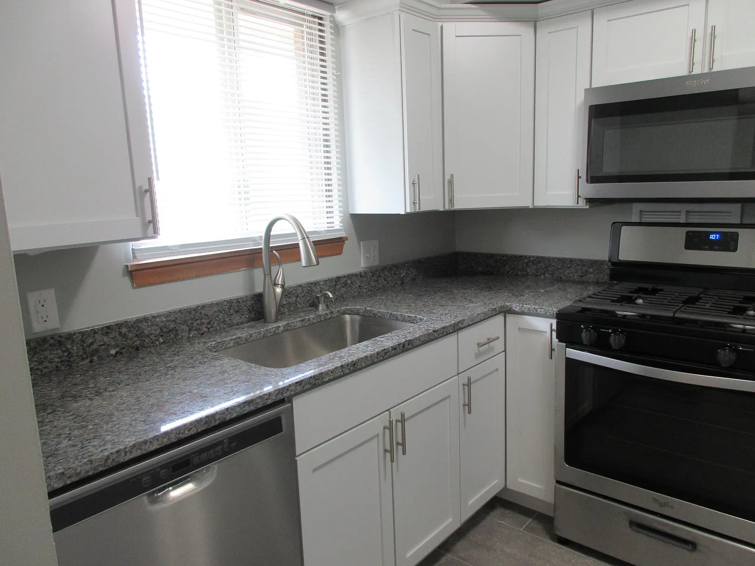 4729 California St — Photo 2