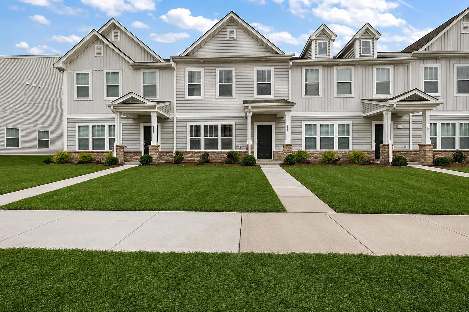 3 bed, 2.5 bath, 1761 sqft, $2,295 — Photo 1