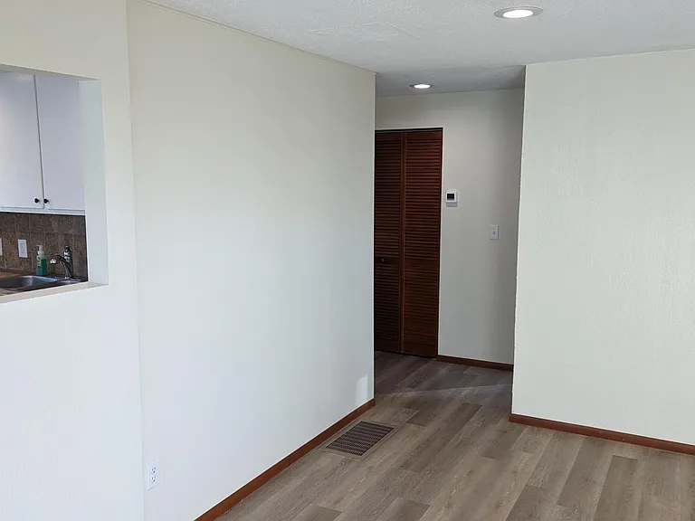 2136 NW Jetty Ave — Photo 6