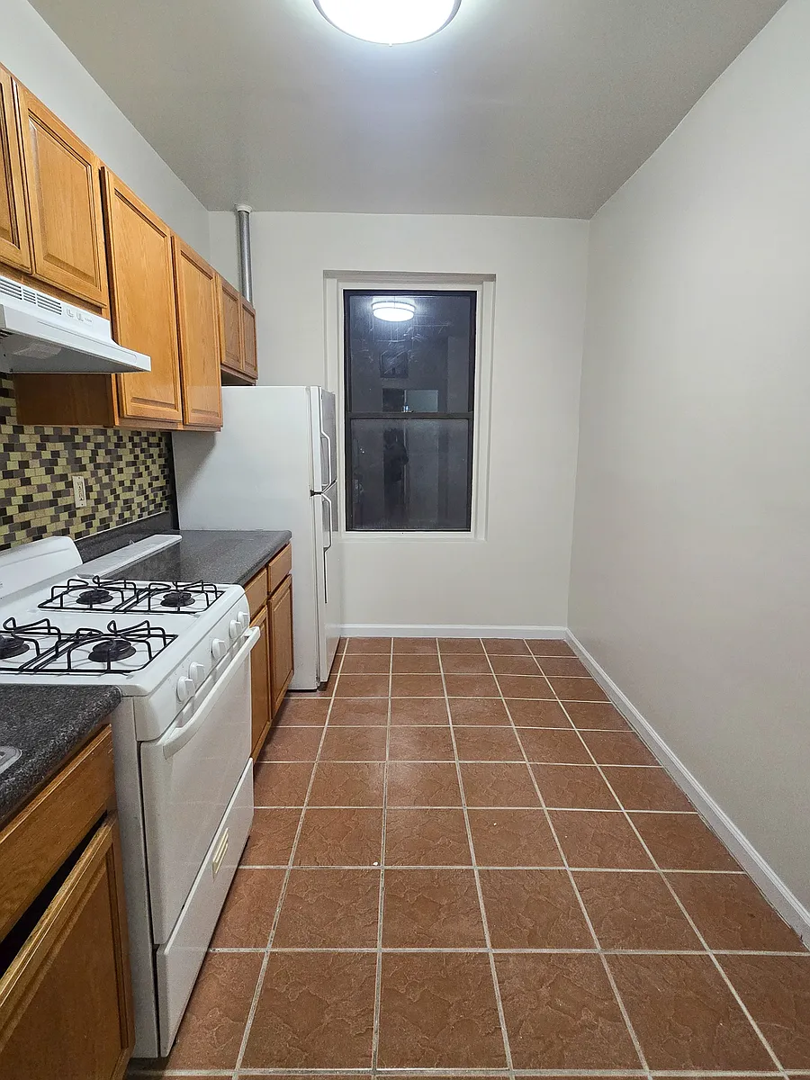 Building Photo - 1404 Noble Ave #4H