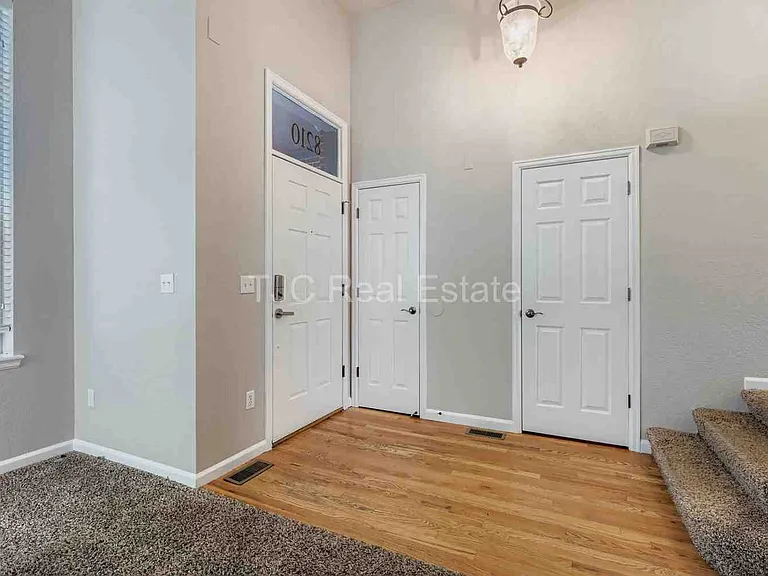 8210 E 29th Ave — Photo 3