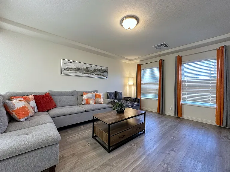 8573 Silver Coast St — Photo 15