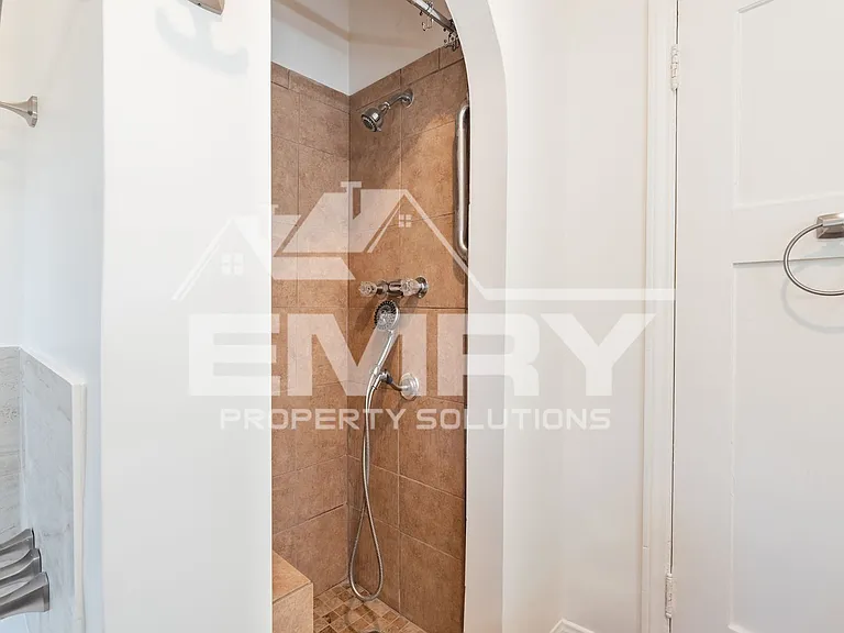 8930 S Hobart Blvd — Photo 15