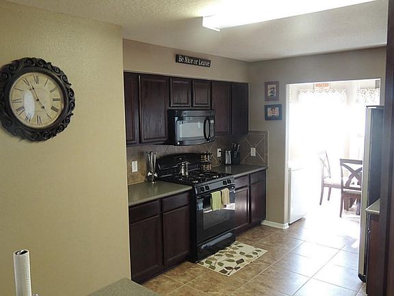 Look at the beautiful cabinets
