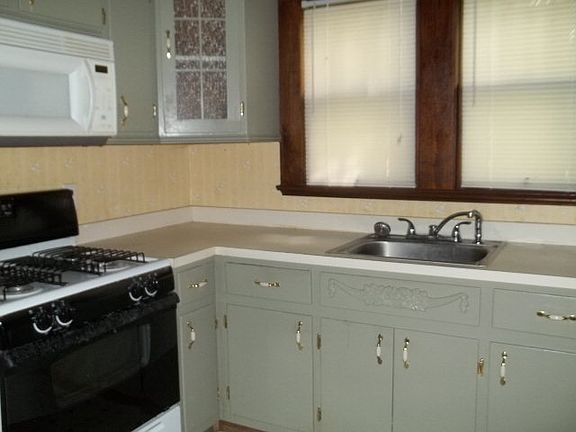 2nd image of 1488 Claiborne St