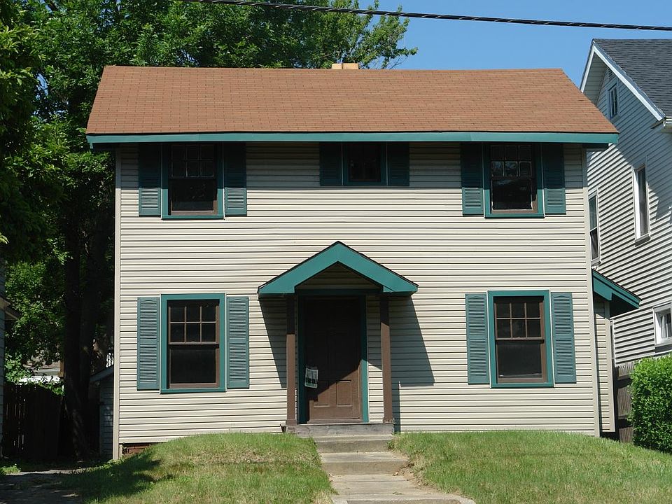 VERY NICE 3-BR, 1 FULL BATH. 1-CAR DETACHED GARAGE. BASEMENT. W/D HOOKUP. 1,151 SQ. FT. PETS NEGOTIABLE. UPTON AVE. $700/MO + UTILITIES. WILL GO FAST! CALL TODAY! 567-315-0829