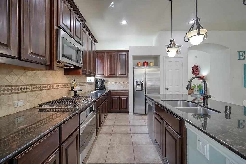 4 bed, 3.5 bath, 3123 sqft, $5,500 — Photo 3