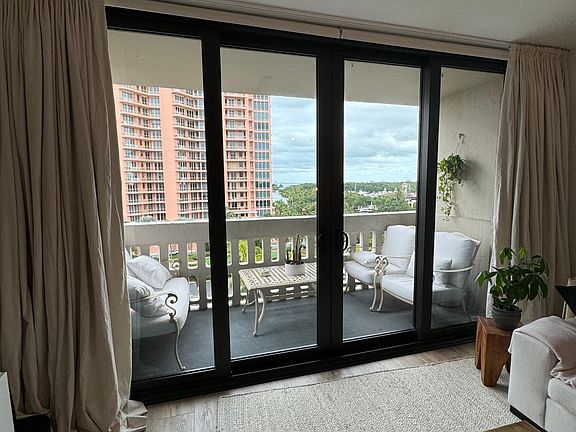 3rd image of 90 Edgewater Dr APT 720