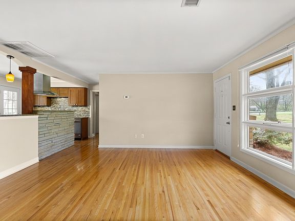 4th image of 5036 Trousdale Dr