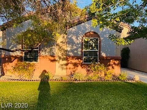 4th image of 1004 Black Olive St