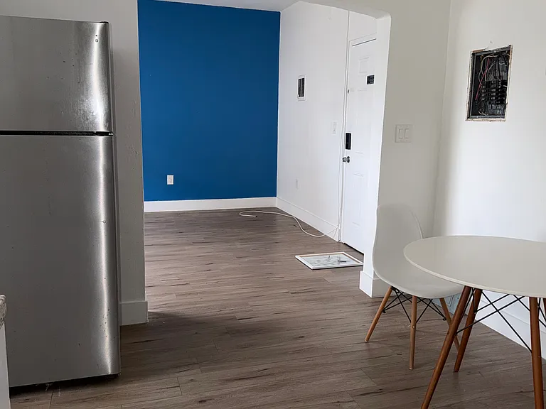 1029 SW 5th St #9 — Photo 10