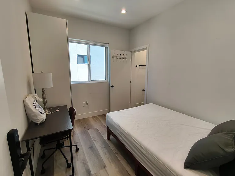 3020 S Normandie Ave — Photo 1