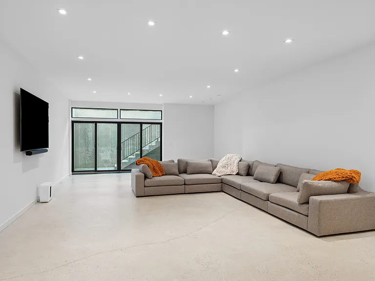 9 Oyster Shores Rd — Photo 27