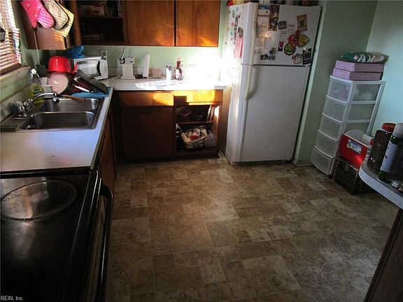4th image of 3321 Pine Hill Cres