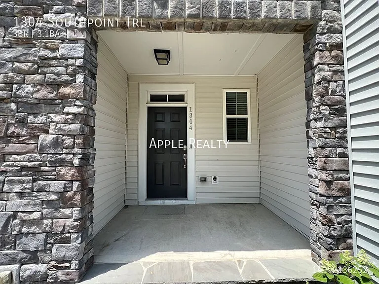 1304 Southpoint Trl — Photo 6