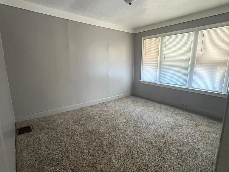 14249 Cloverlawn Ave — Photo 8
