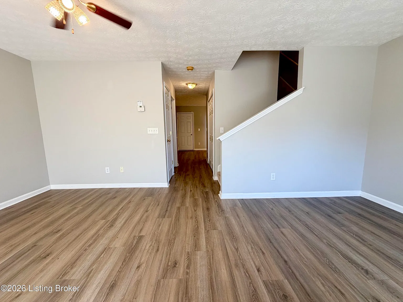 3 bed, 3.0 bath, 1540 sqft, $1,595 — Photo 2