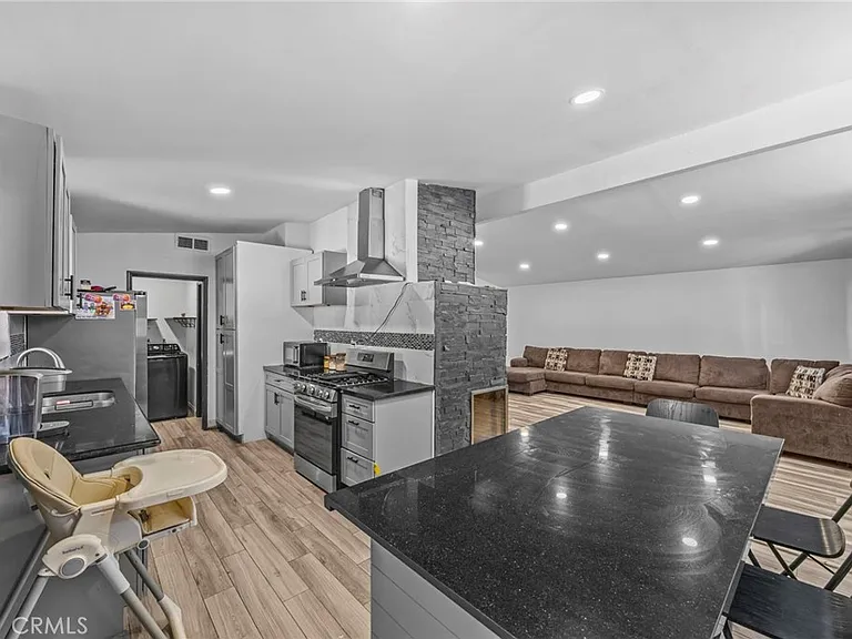 9417 Mango Ave — Photo 10