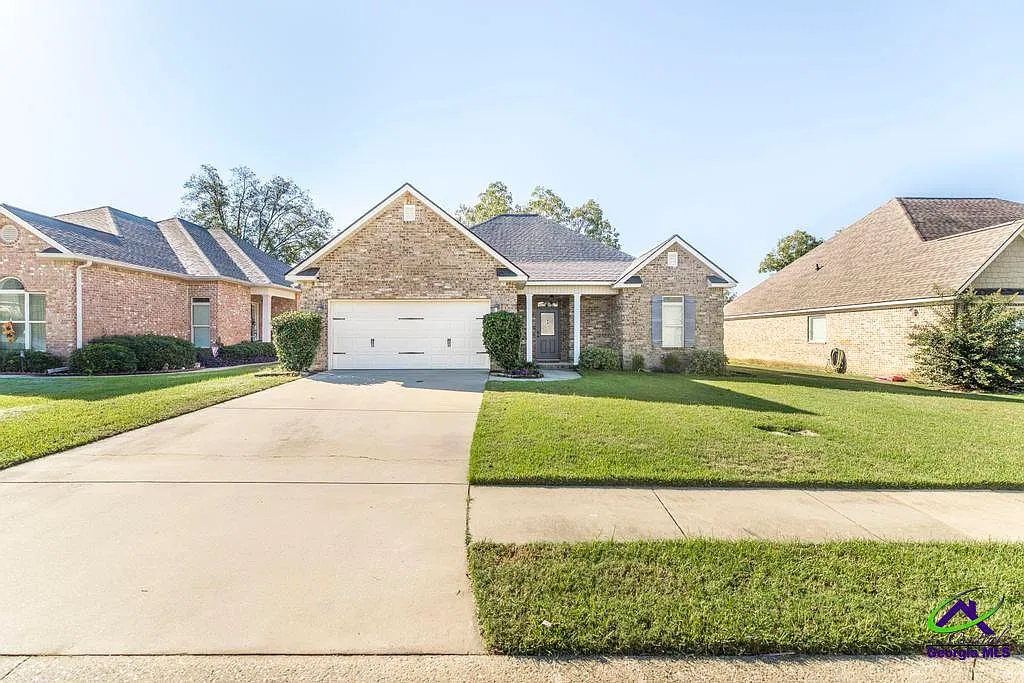 3 bed, 2.0 bath, 1726 sqft, $1,995 — Photo 2