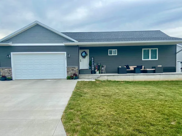 505 Sunset Ct, Rock Rapids, IA 51246