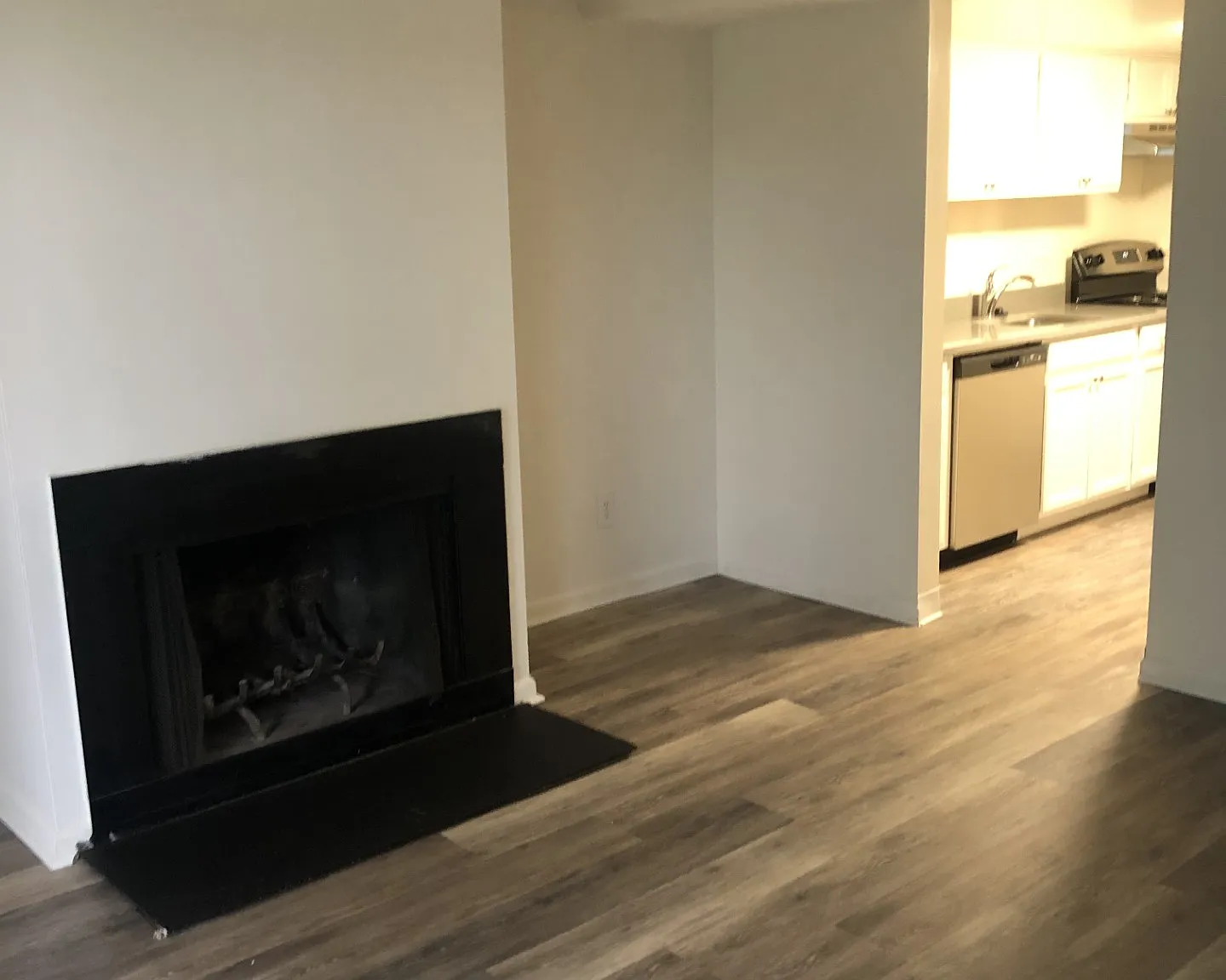 3 bed, 2.5 bath, 1375 sqft, $1,995 — Photo 3