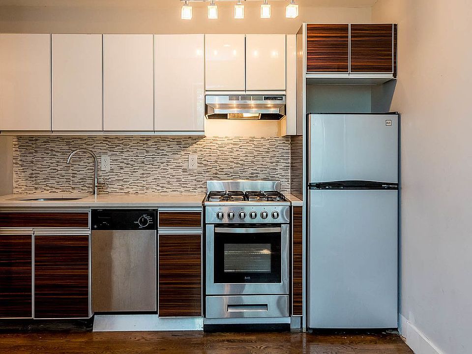 1st image of 550 Franklin Ave #12